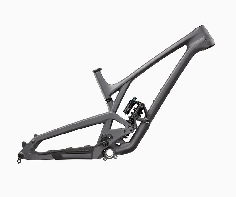 Evil Frames – Traildogz