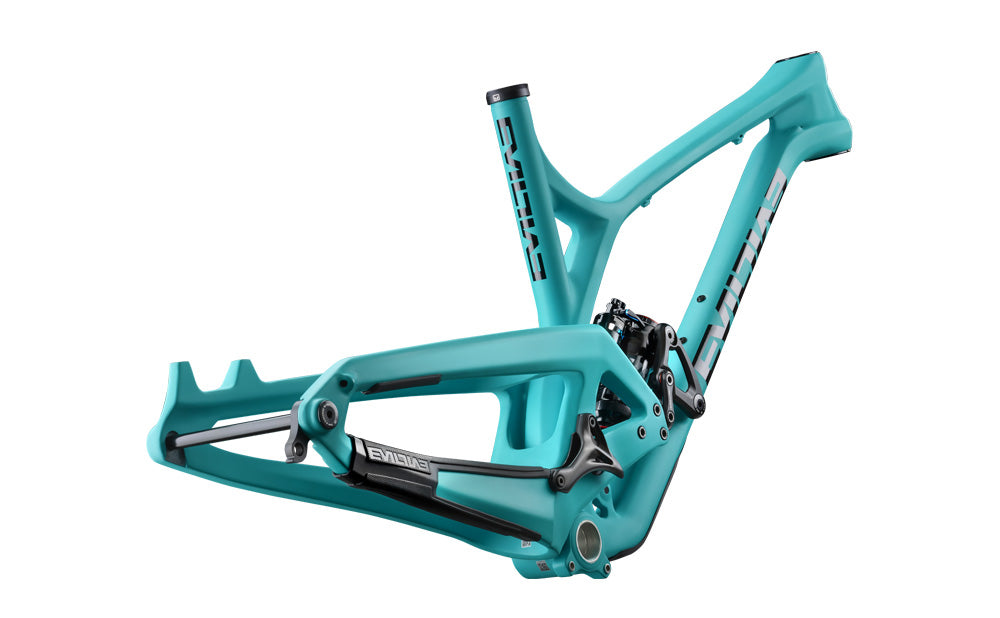 Evil Frames – Traildogz